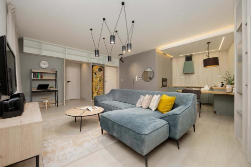 Kasprzaka Elegant Apartment in Wola with Parking by Noclegi Renters