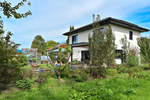 Zahrada ubytování Luxus-Anwesen mit Charme - ganzes Haus mit Garten