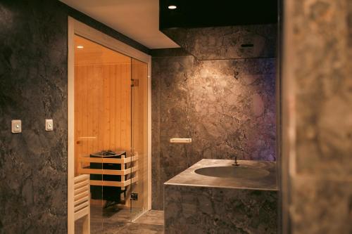 Um banheiro em Longevity Senses - Cascais Boutique Hotel - Adults Only