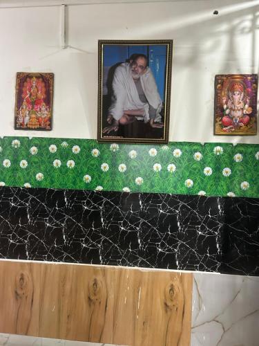 Gambar di galeri bagi Krishna guest house di Bhīm Tāl