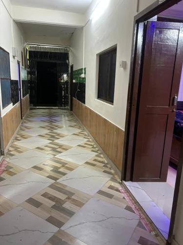 Gambar di galeri bagi Krishna guest house di Bhīm Tāl