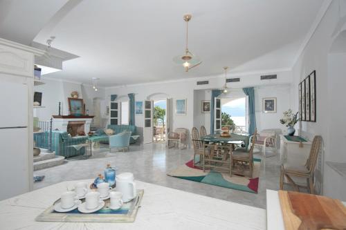 Гостиная зона в Villa Nichola
