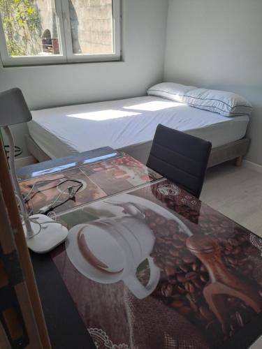 Llit o llits en una habitació de Calme Room