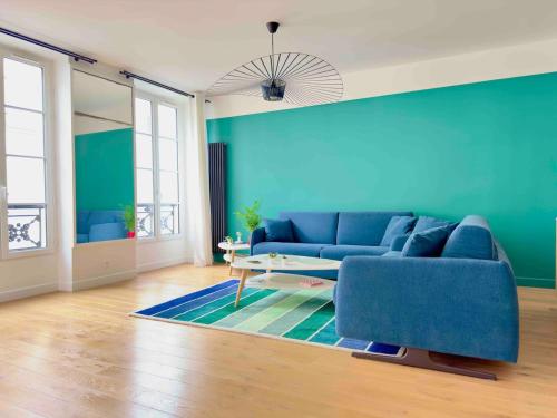 Spacious 4P Apartment Madeleine Department Stores