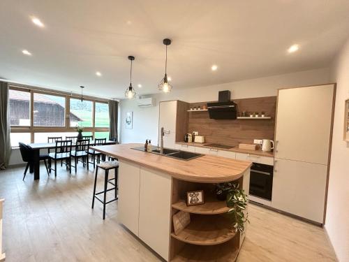 Photo de la galerie de l'établissement Entre Cimes et Vignes - Clim Wifi Parking - CLG Savoie, à Saint-Pierre-dʼAlbigny