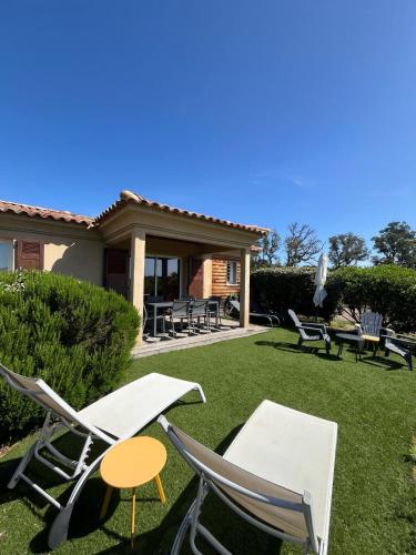 Mini villa,, 700 m de la plage à pieds