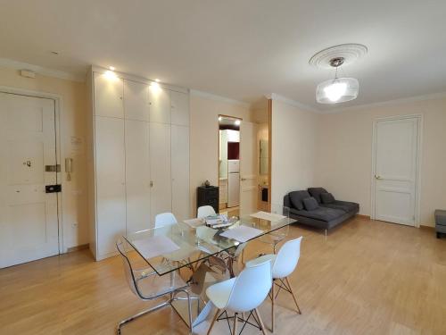 Elegant apartment Rambla Badal