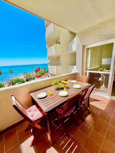 Beachfront Holiday Apartment in Benalbeach