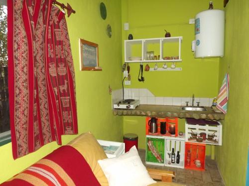 Una cocina o kitchenette en Kiritina´s House Homestay