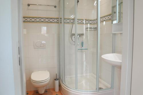 Koupelna v ubytování Meerpaal, Spaanse Galeien 65 Cadzand