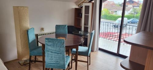 Apartman Kosta tesisinde bir oturma alanı