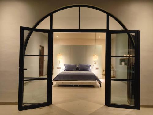 Ένα ή περισσότερα κρεβάτια σε δωμάτιο στο Villa Sungai 3BR in Havana Complex, Need more space for your group, Villa Cactus, just next door, offers 3 more bedrooms with a private pool, book both villas together for up to 12 guests in one peaceful setting