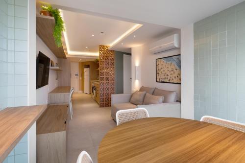 Khu vực ghế ngồi tại Apto em frente à praia-RoyalPlaza-Barra da Tijuca