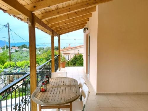 Fox's Den - Alepochori's Sea & Mountain View Balcony!