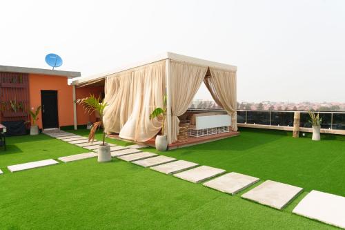 Imagen de la galería de Luxury Penthouse with Private Rooftop Lounge & City View - Lekki Home Fairy, en Lekki