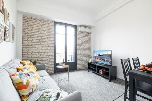 OLIVETTO - Superb city center apartment with AC