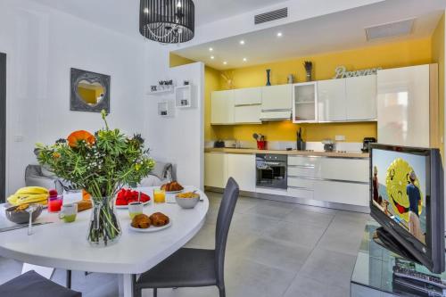 MY CASA - FRANCE 82 D - 2 rooms - Terrace - 1 min to the Sea