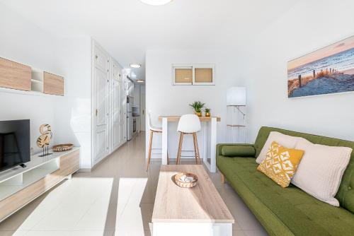 797 HOLIDAY RENTALS - Acogedor Estudio en torrequebrada