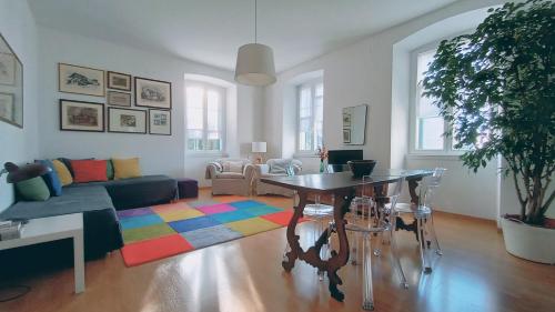 A seating area at Casa vacanze "Borahall"