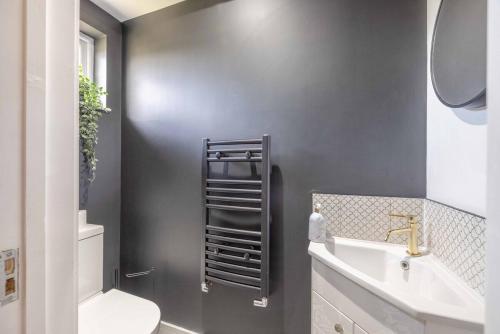 Galeriebild der Unterkunft 5 Bed Home Near Windsor with Garden, Parking in Datchet