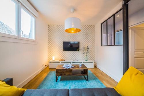 Photo de la galerie de l'établissement Le Rouge Ecrin - 1 Chambre, à Brive-la-Gaillarde