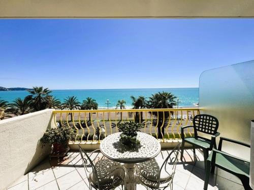 Photo de la galerie de l'établissement Appartement 2 pièces avec terrasse et vue mer, à Nice