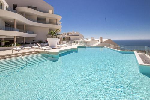 Apartment Sleeps 4 with Gym & Spa
