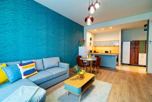 Feel Home CENTRAL SUPERIOR # AC # Elevator