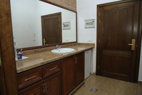 Ένα μπάνιο στο فندق الخيال الكبير