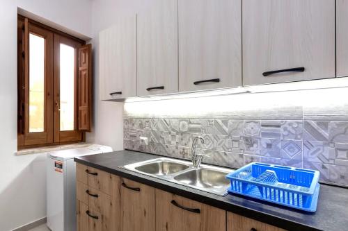 Η κουζίνα ή μικρή κουζίνα στο Casa Vacanza Desy