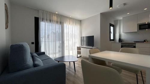 VV Almansa Canteras I "by henrypole home"