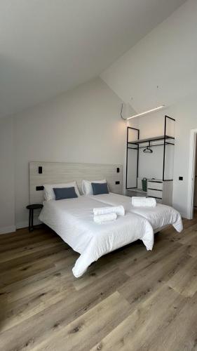 VV Almansa Canteras I "by henrypole home"