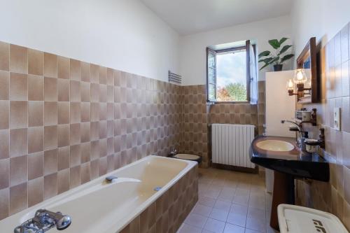 Ένα μπάνιο στο Gite 8 personnes proche Sarlat
