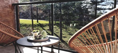 O grădină în afara FOREST SIDE Apartmani