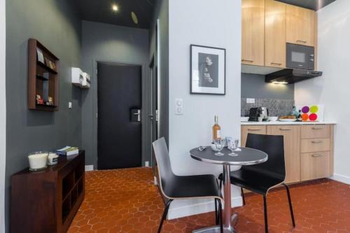 DROITE - Bright studio in the Old Town