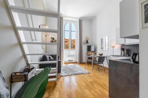 MY CASA - DELOYE - Spacious Quiet studio w AC near Old Town