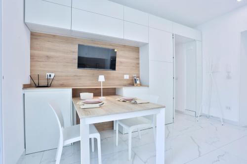 GuestHost - Duel Smart Home Toledo