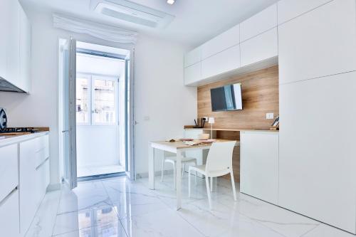 GuestHost - Duel Smart Home Toledo