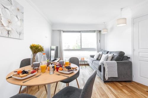 Posedenie v ubytovaní JOFFRE 2 - Cosy apartment in City Center