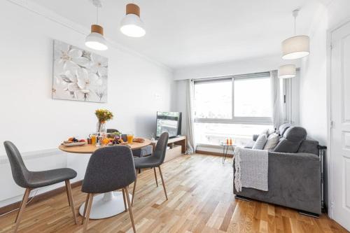 Posedenie v ubytovaní JOFFRE 2 - Cosy apartment in City Center