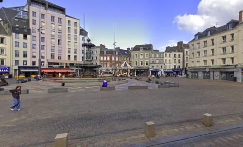 Udsigt til Cherbourg-en-Cotentin eller udsigt til byen taget fra lejligheden