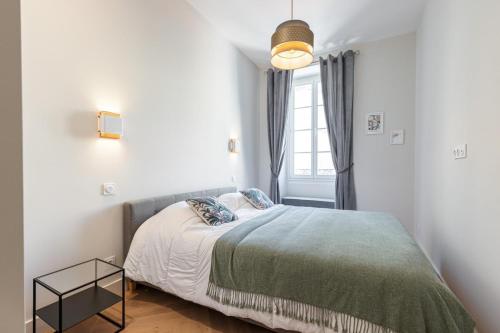 MY CASA - PHILIBERT - Traditional Apart with Historical Fresc
