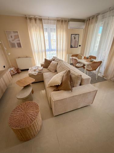 Lumos - Light Filled Retreat with garage parking in Pula