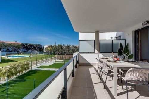 Ultimate Rentals - Aranya - Stylish 2BR Apartment With Pool View photo 20