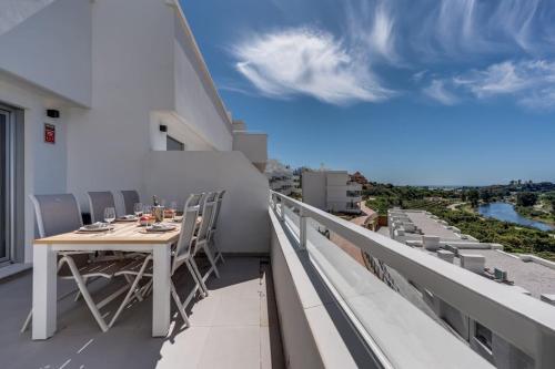 Charming 3BR Apartment With Panoramic Views