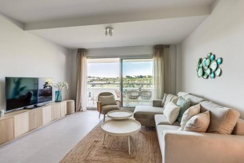 Sea View Apartment in Cancelada - Oceana Gardens - Pool, Gym & Family-Friendly