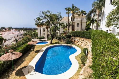 Ultimate Rentals - Scenic 2BR Haven Breathtaking Sea and Garden Views
