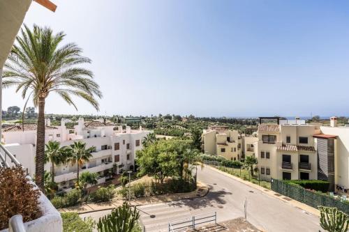 Ultimate Rentals - Scenic 2BR Haven Breathtaking Sea and Garden Views