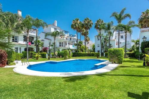 Ultimate Rentals - Luxury Penthouse - Los Naranjos de Marbella