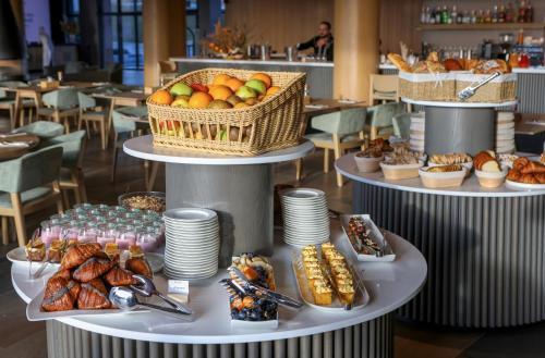 Eten bij of ergens in de buurt van het hotel

